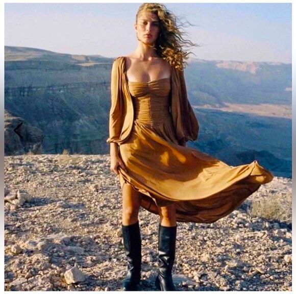 The West Side Dresses & Skirts - The Westside Vivian Size small. Gorgeous flowing with rouching side pock…